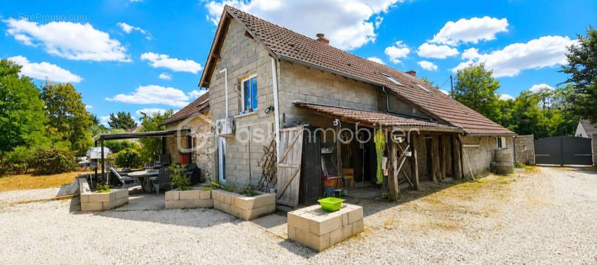 Maison à BRAY-EN-VAL