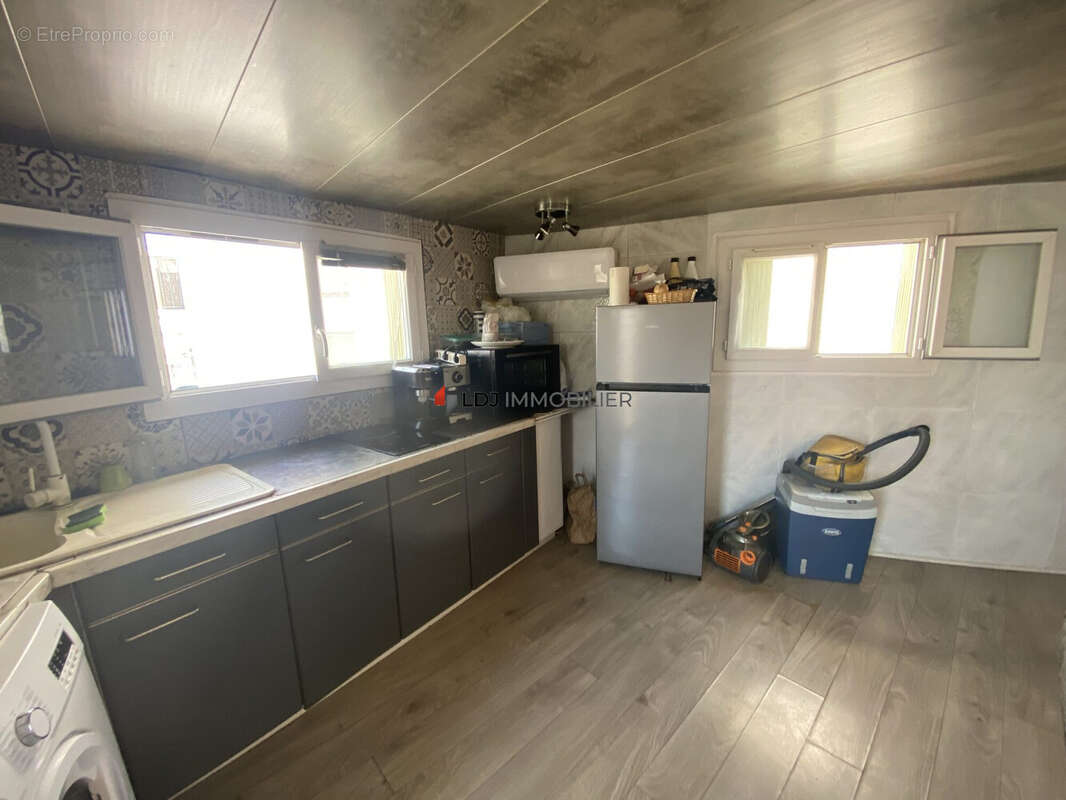 Appart F2 -2ème étage - Appartement à PERPIGNAN