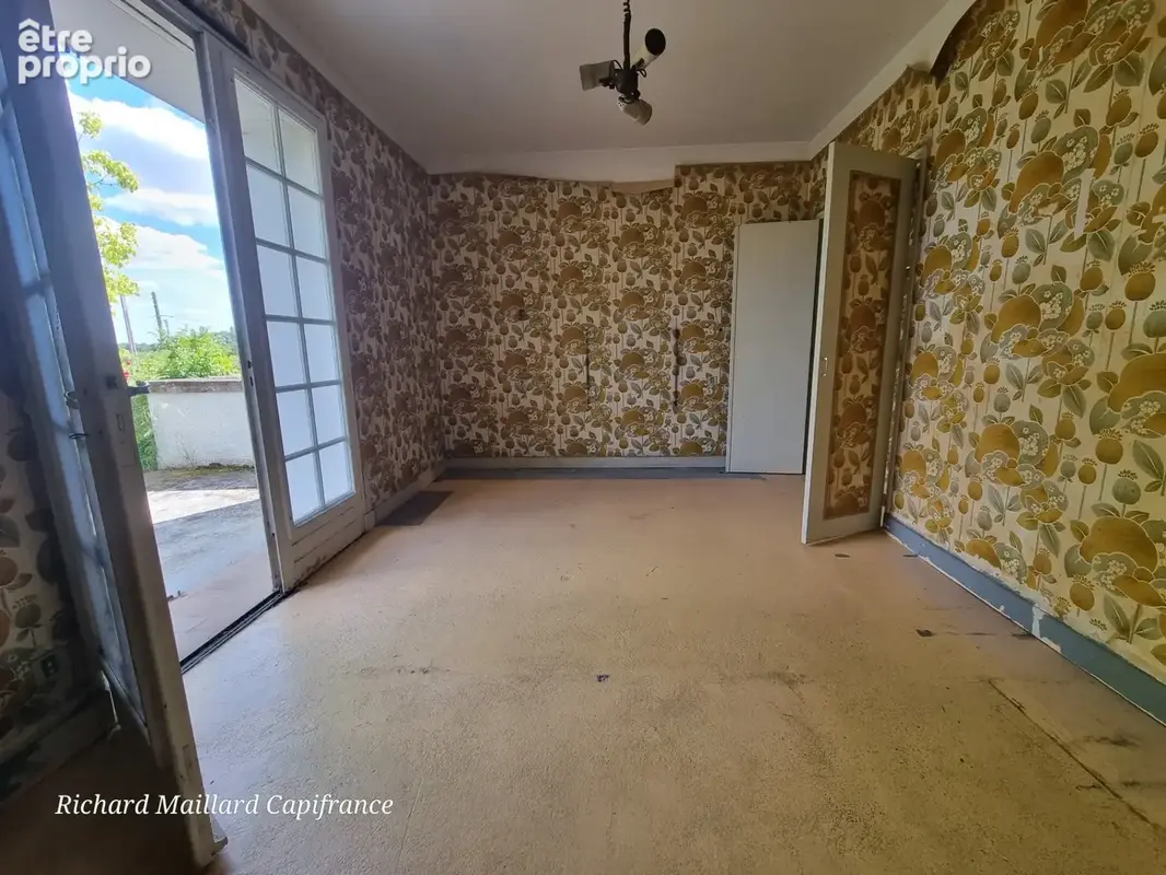 EXCLUSIVITÉ — Maison de caractère à fort potentiel à rénover — Cadre naturel exceptionnel  sur 3 300 m² de terrain - photo 10
