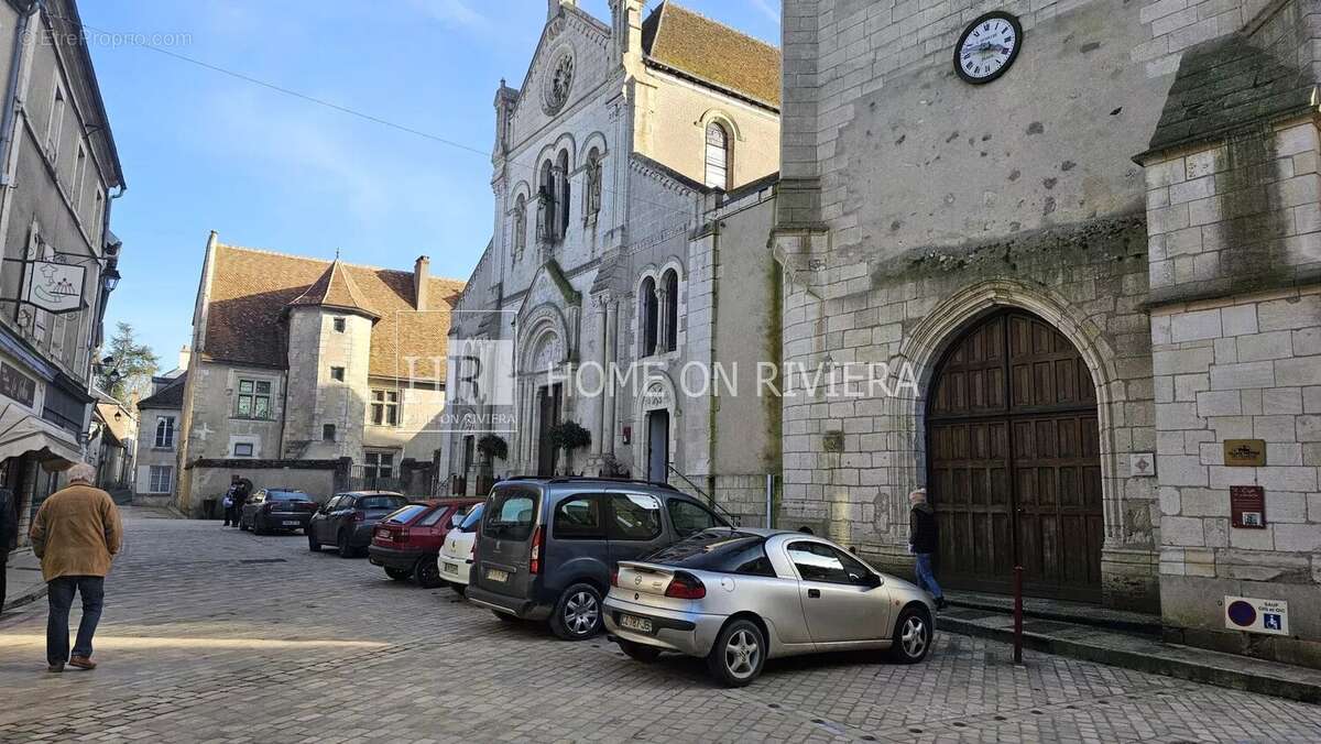 Commerce à SAINT-SATUR