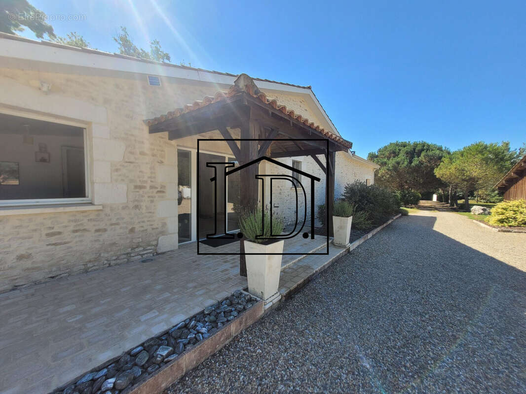 vue devant - Maison à PLAISANCE