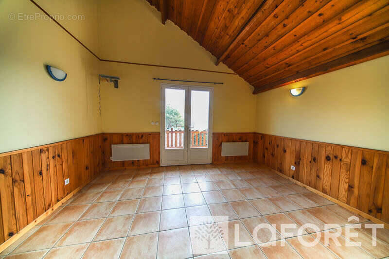 Maison à CHATEAUROUX-LES-ALPES