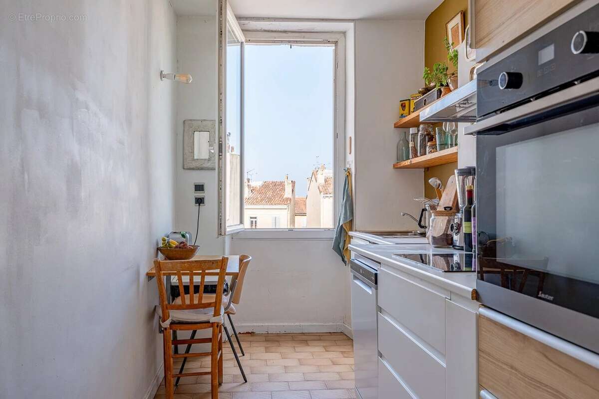 Appartement à MARSEILLE-1E