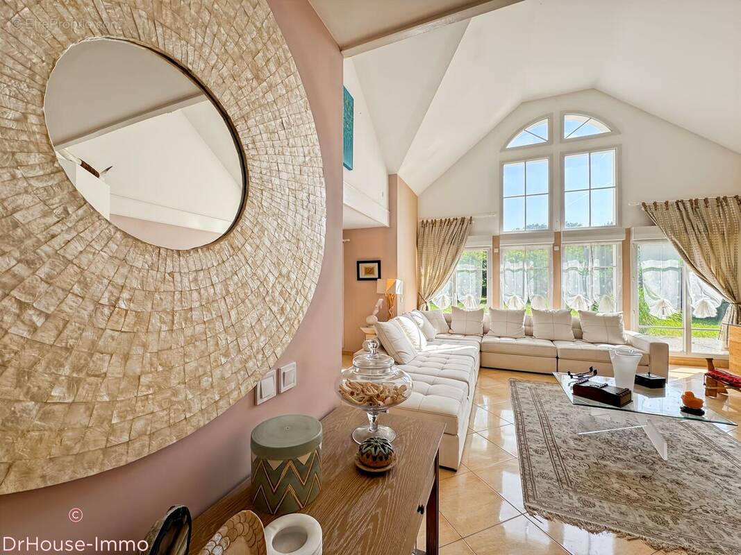 Maison à MONTEVRAIN