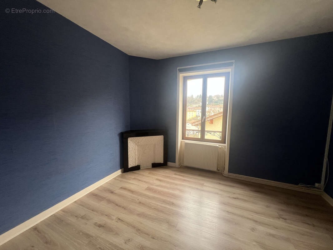 Appartement à AMPLEPUIS