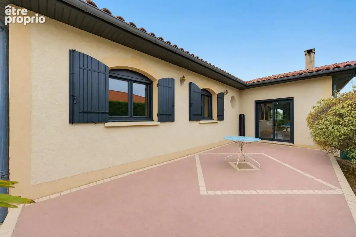 Laissez-vous séduire par cette villa de caractère - photo 10