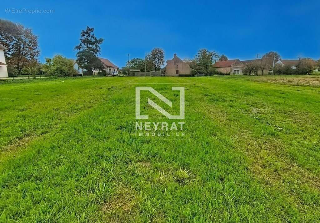 Terrain 1435 m² à Saint-Maurice-En-Riviere  - photo 2