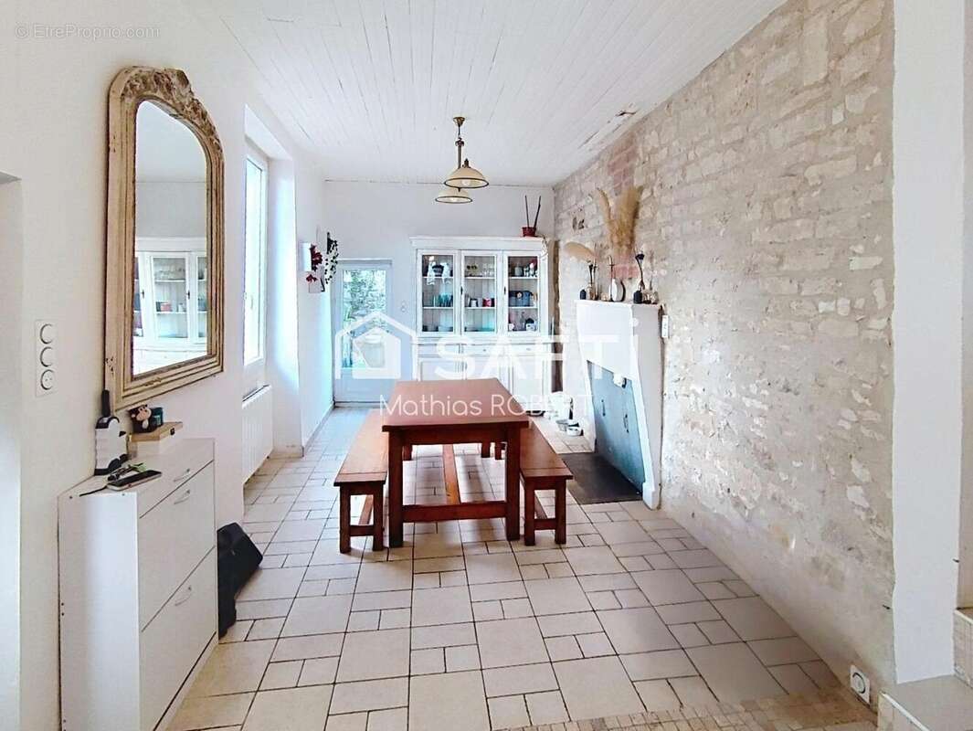 Maison 85 m² à Aussac-Vadalle  - photo 3