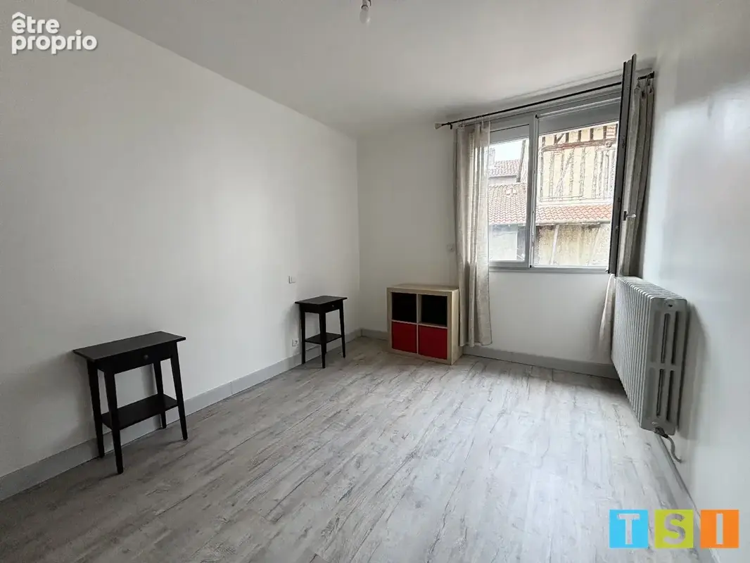 À vendre  Magnifique T3 rénové et meublé au cur du centre historique - photo 5