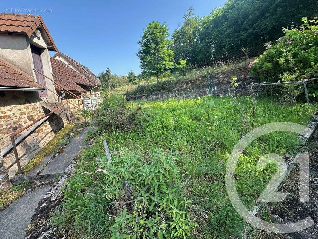 Maison à MONTREUILLON