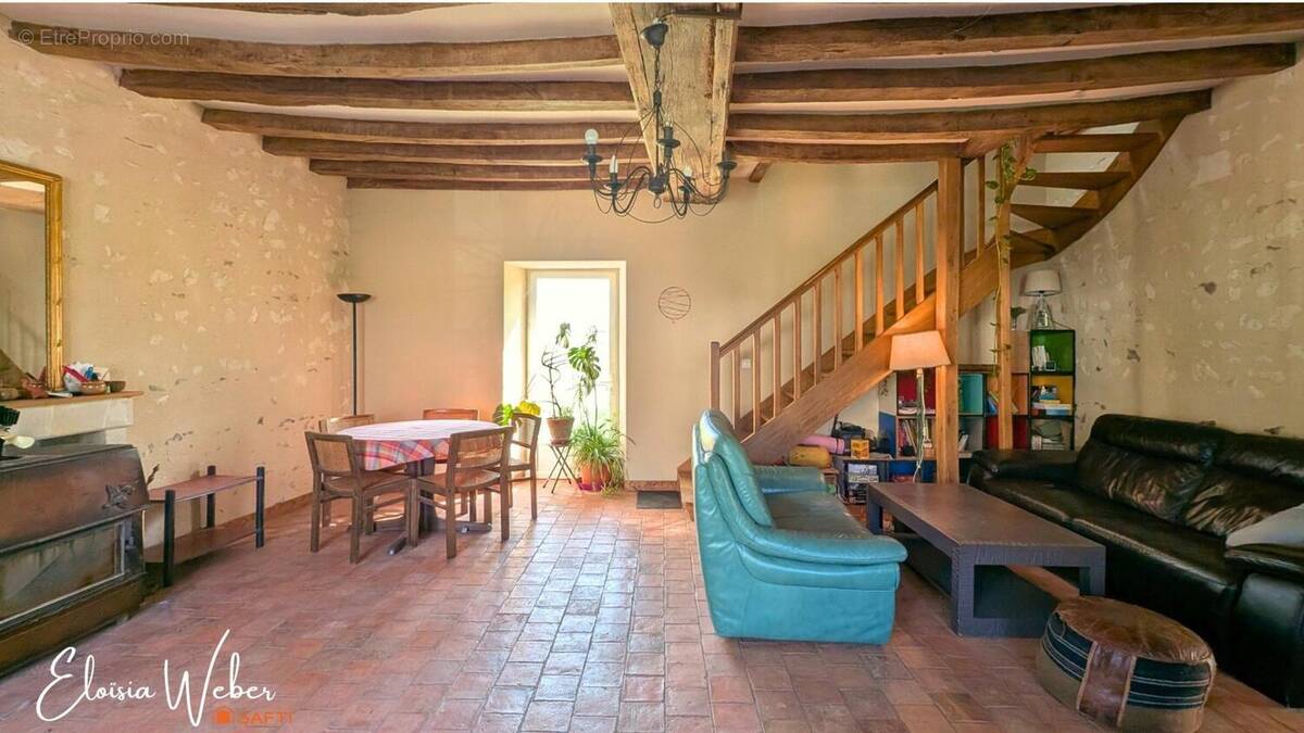 Photo 1 - Maison à JARZE