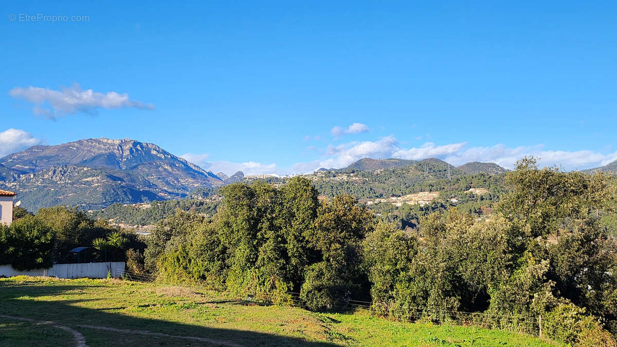 Sous compromis carros les plans residentiel: joli terrain a batir de 800m2 environ, vue degagee sur les collin - photo 2