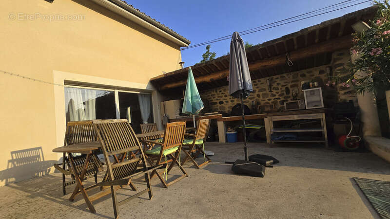 Maison à SAINT-FORTUNAT-SUR-EYRIEUX