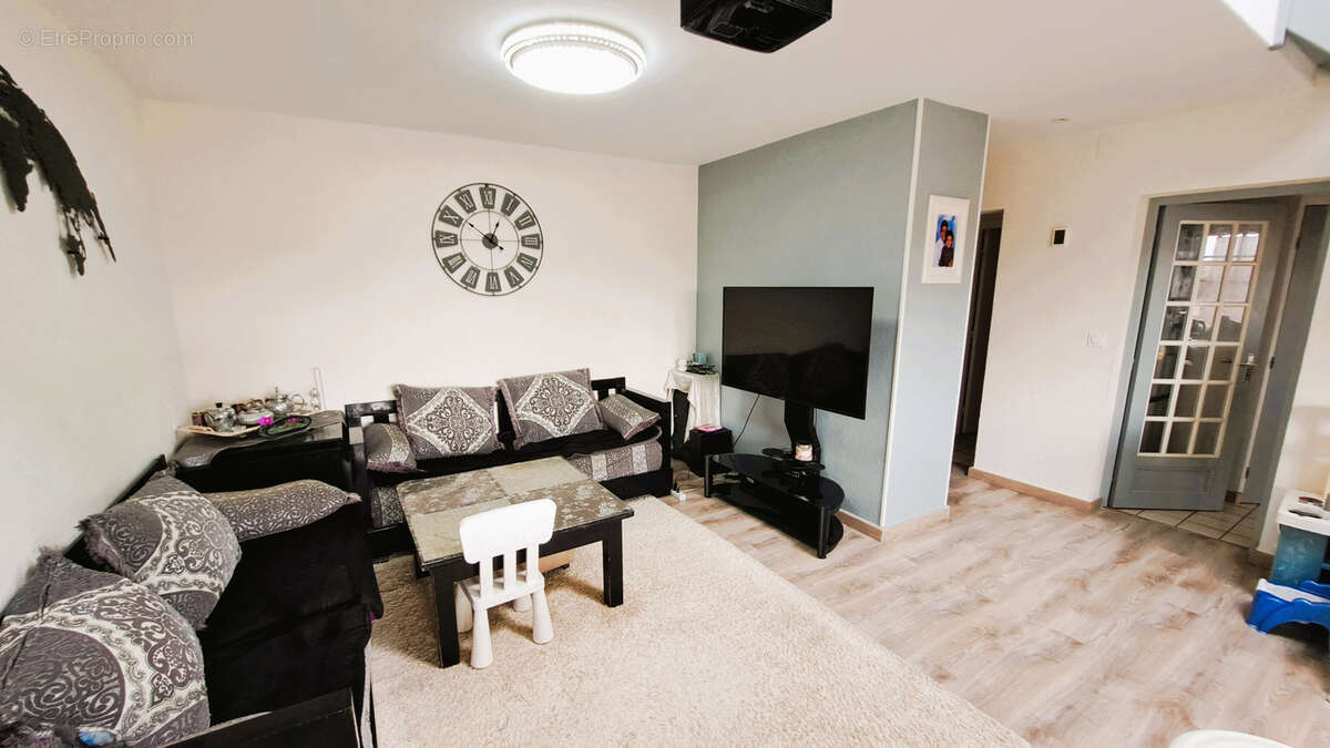 Appartement à SAINT-VALERIEN