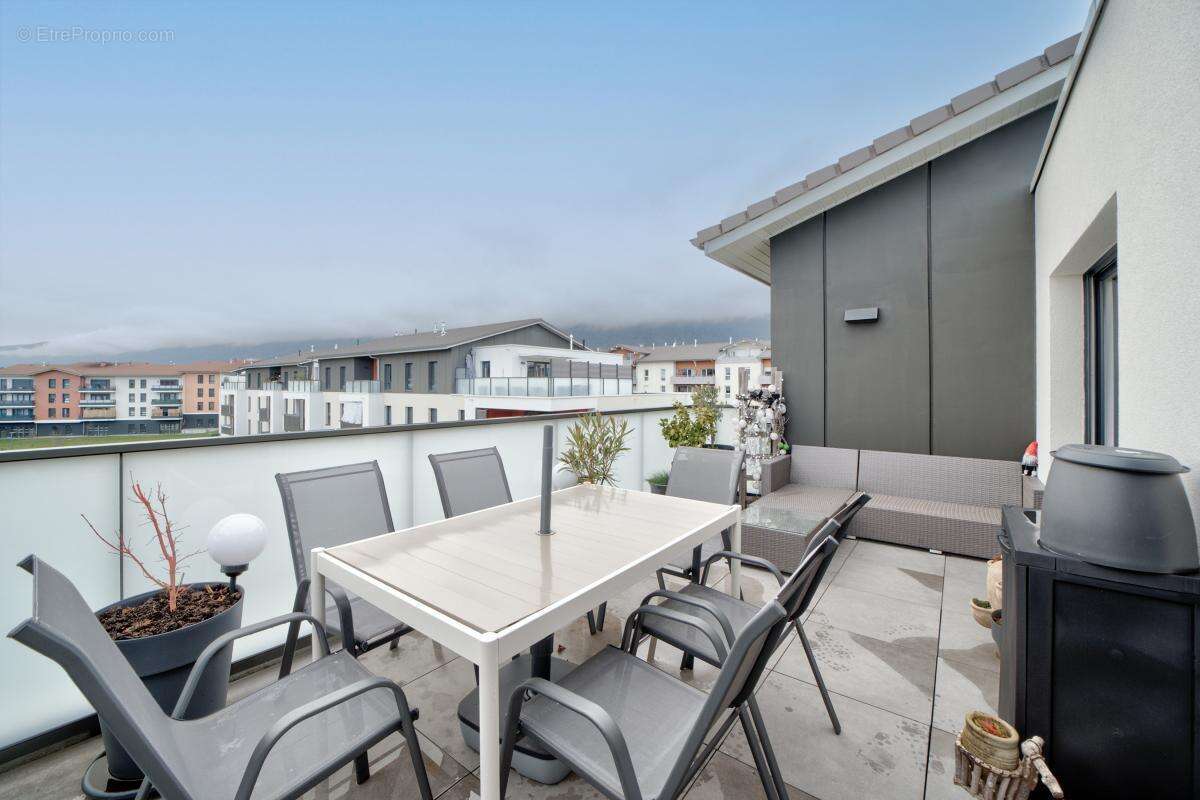 Appartement à CESSY