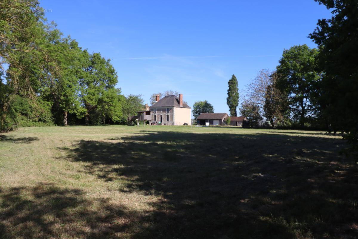 Maison à HOMMES
