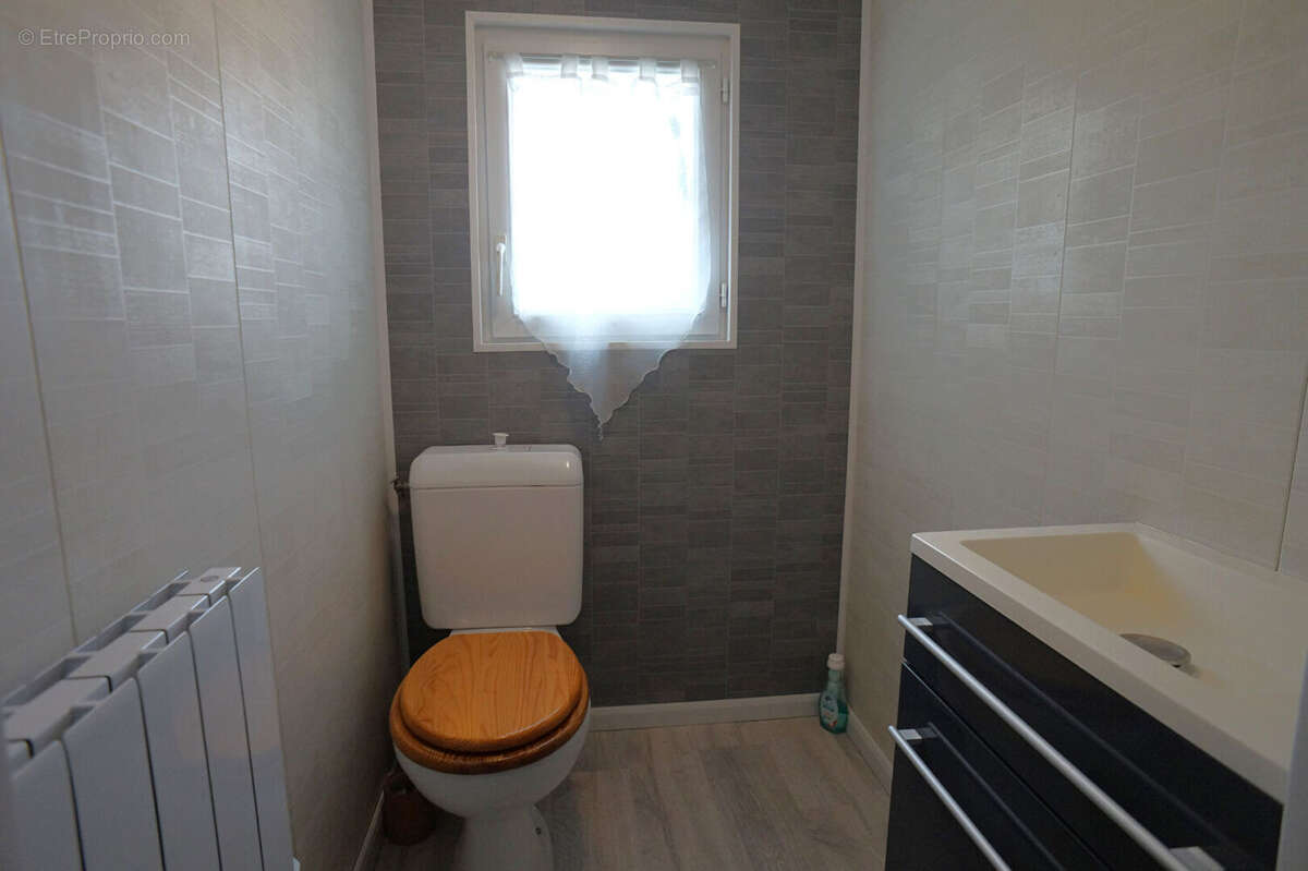 Maison à AILLANT-SUR-THOLON