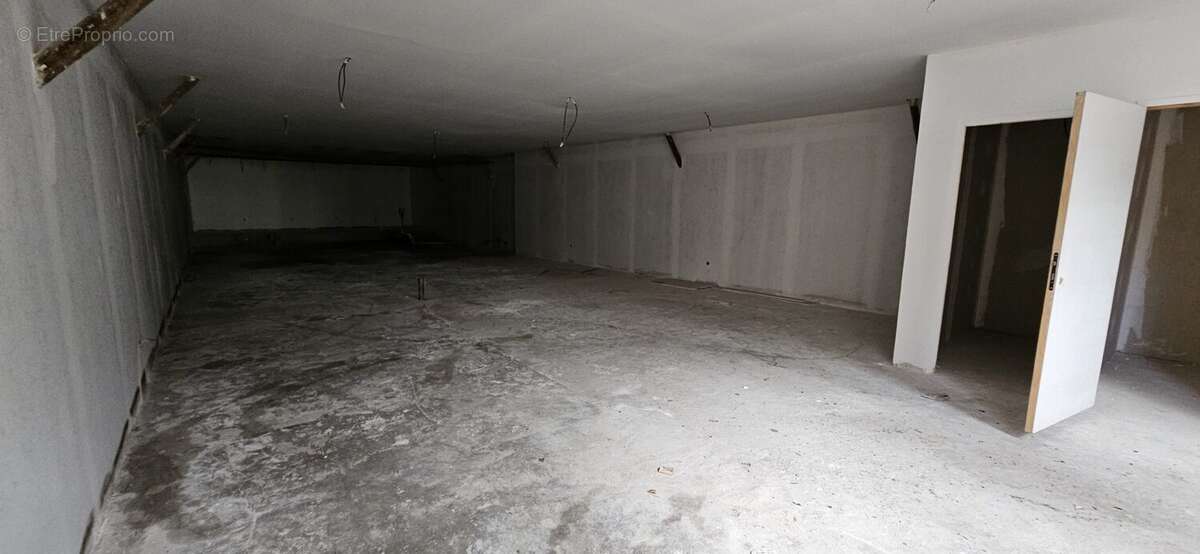 Appartement à VAUJOURS