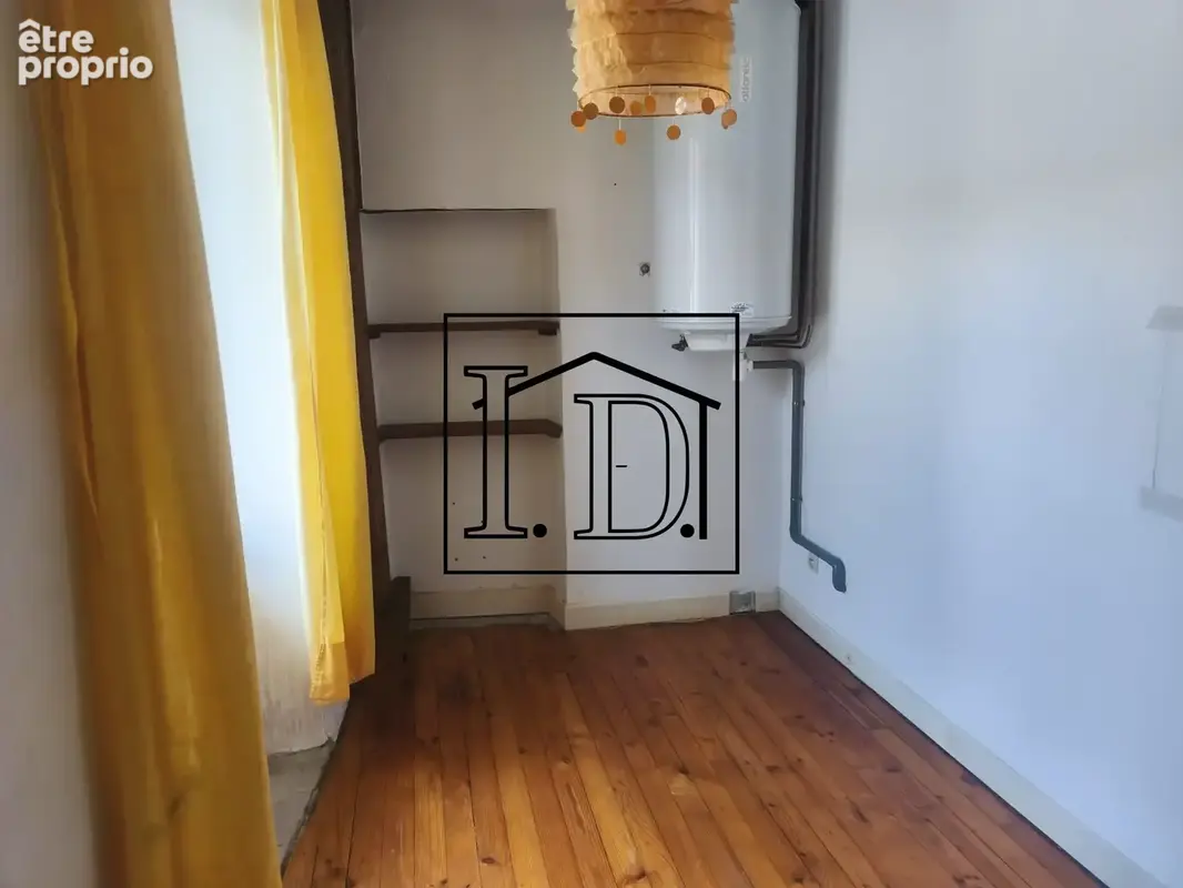 Dressing 1er ou bureau/ 2ème petite chambre