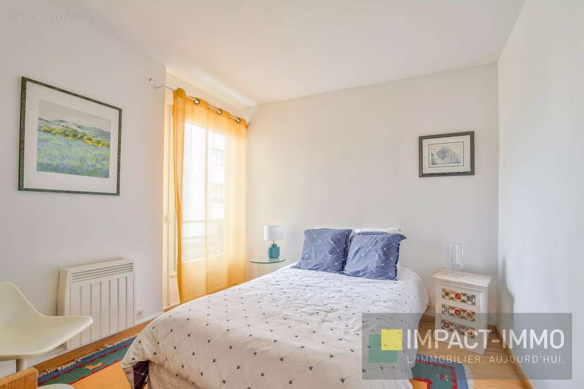 Appartement à COURBEVOIE