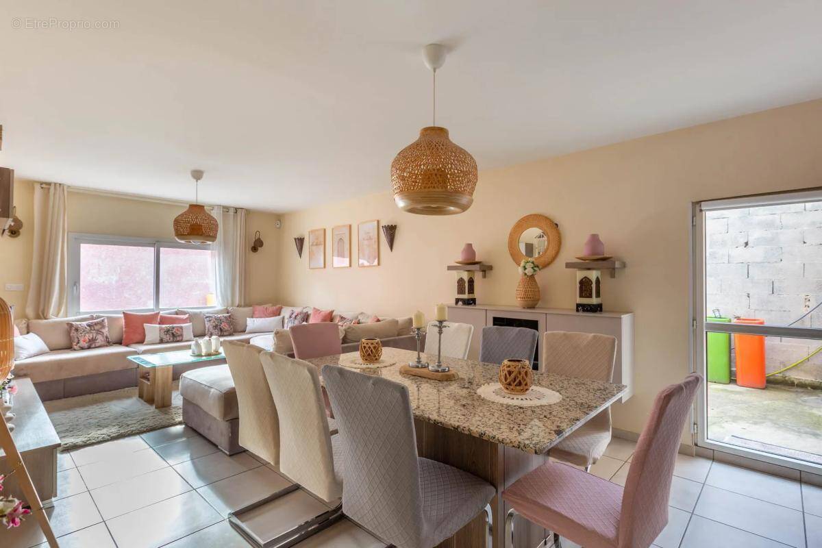 Maison à VAULX-EN-VELIN