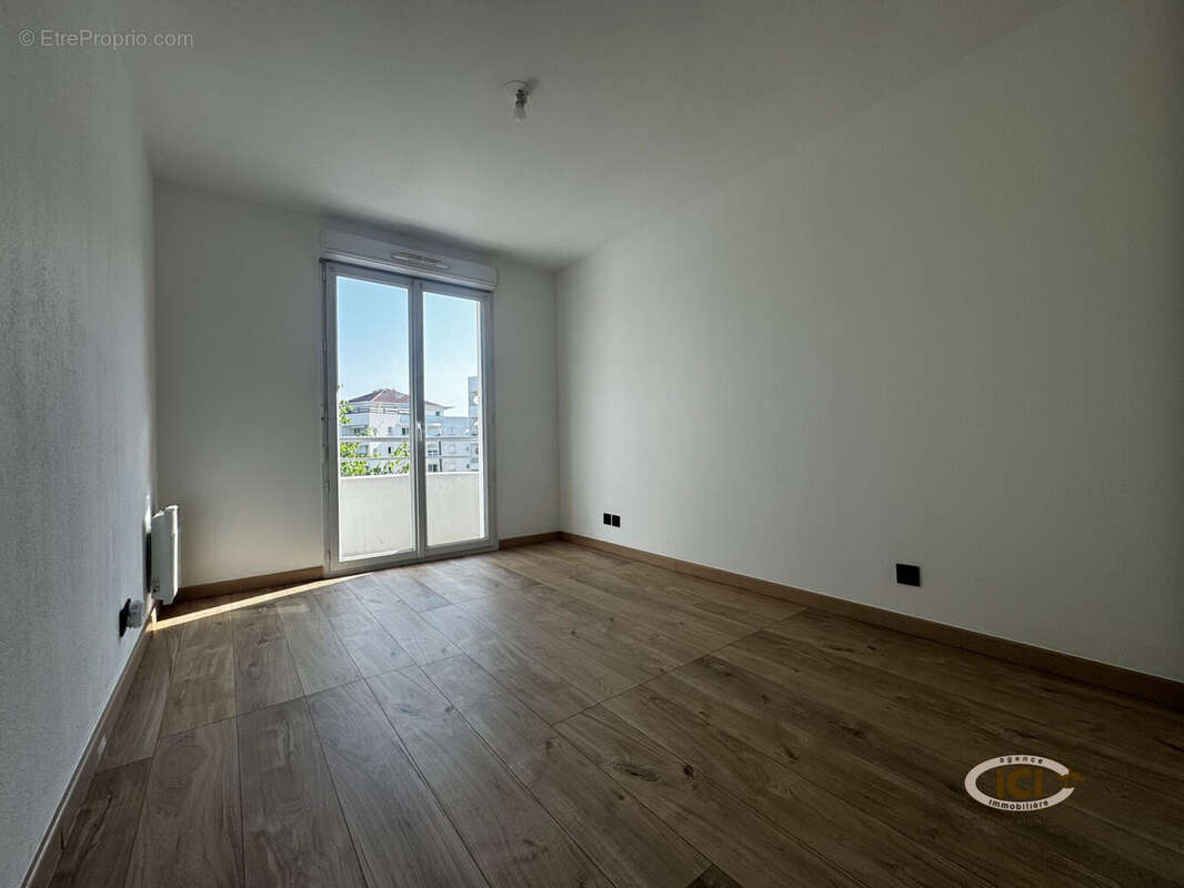 Appartement 69 m² à Annemasse  - photo 8