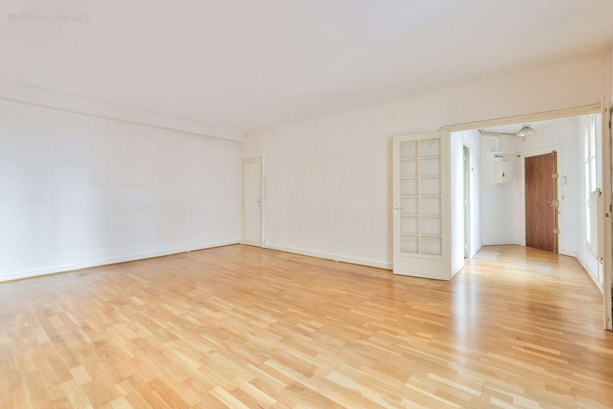 Appartement à PARIS-11E