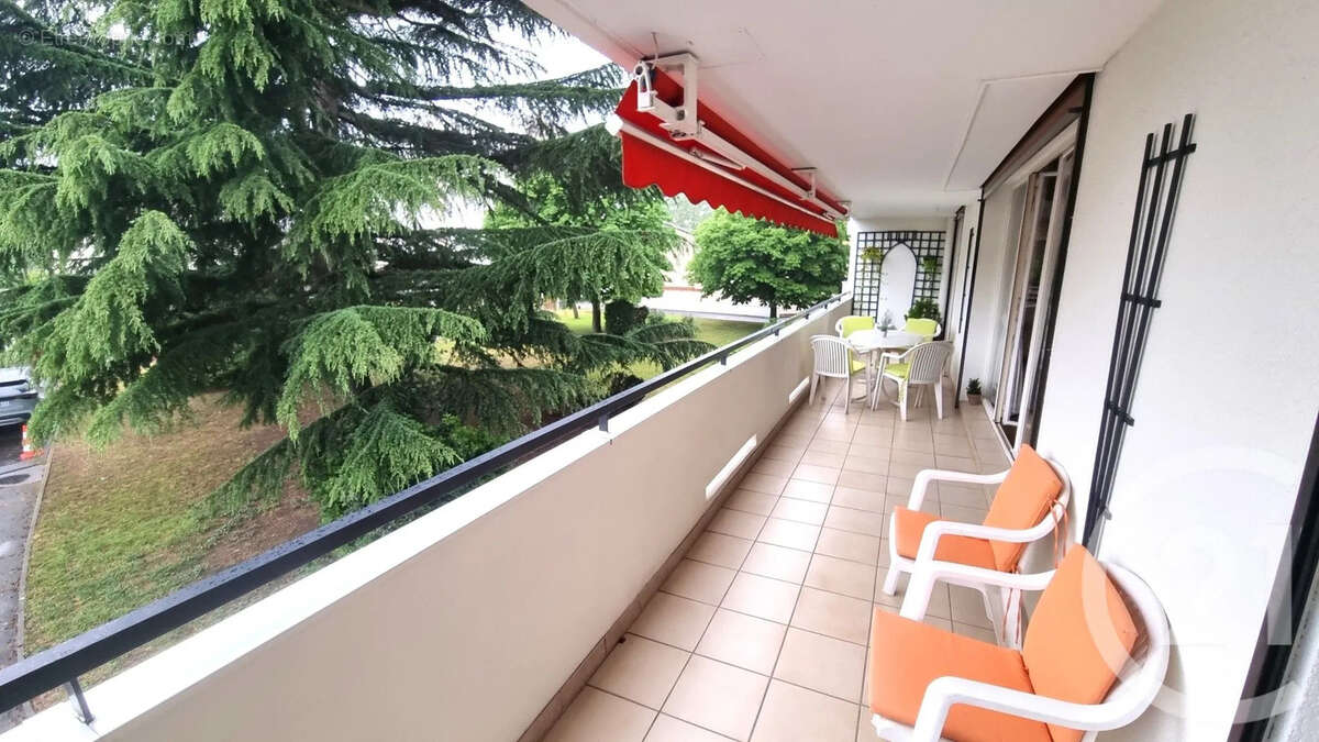 Appartement à SAINT-MAUR-DES-FOSSES