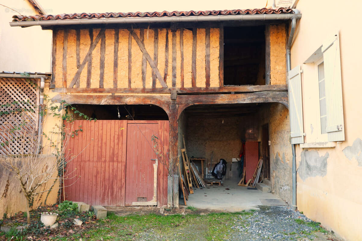 Maison de village 2 logements/garage/jardin - photo 2