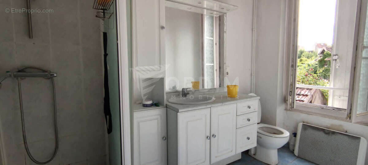 Immeuble de rapport avec local et appartement - photo 5