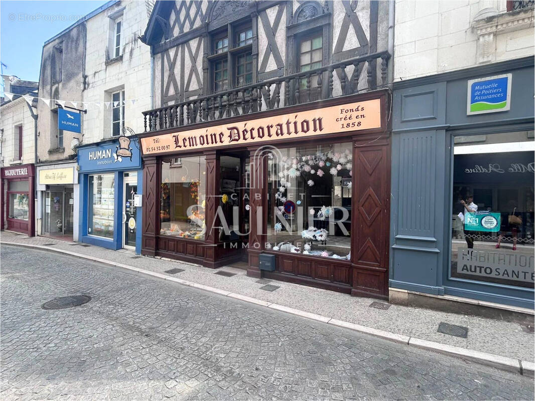 Commerce à MONTRICHARD
