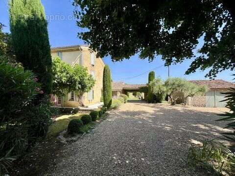 Maison 300 m² à Avignon  - photo 3