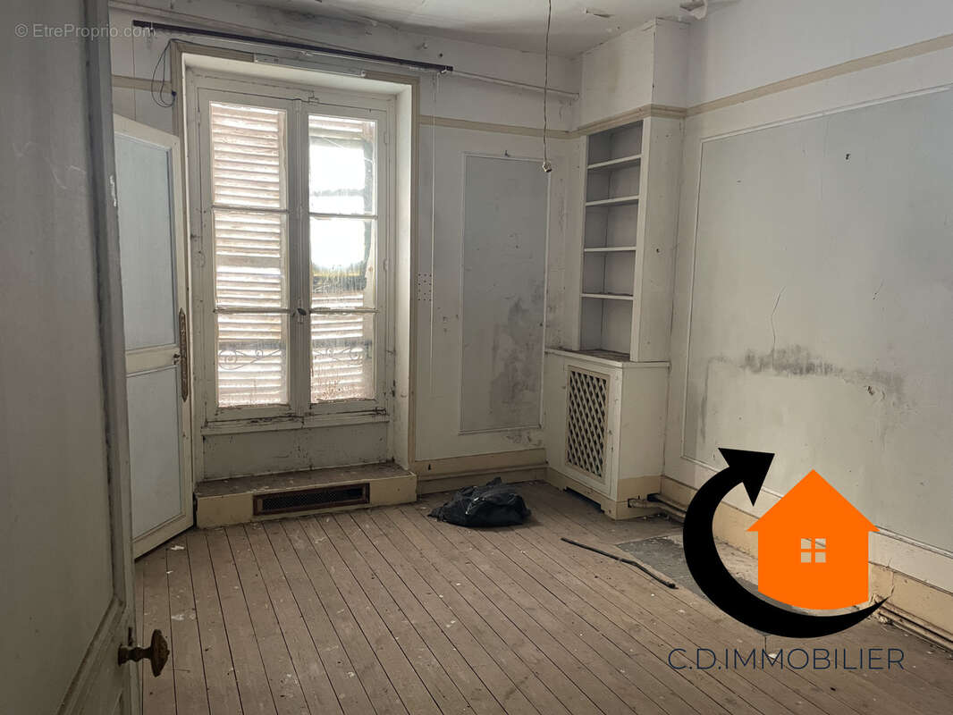 Maison à CHAMPROND-EN-GATINE