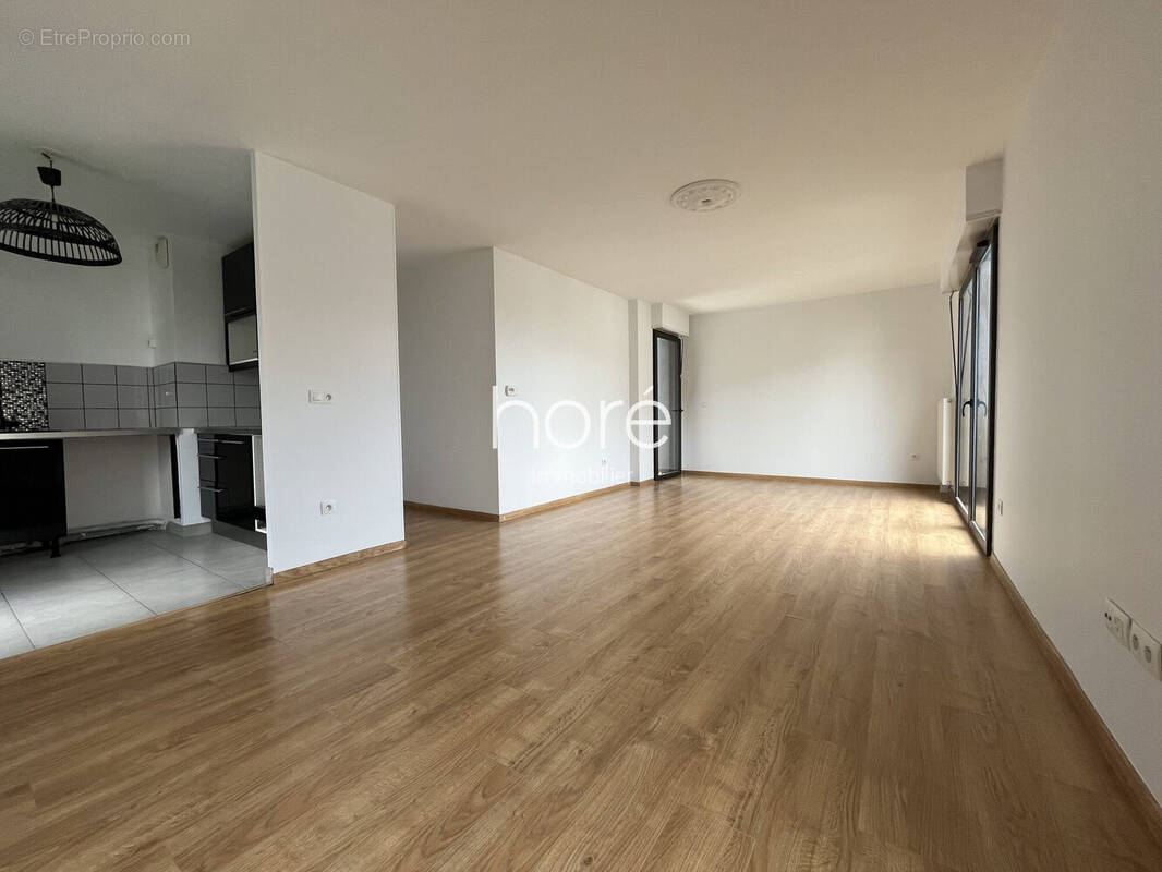 Appartement 84 m² à Colombes  - photo 2
