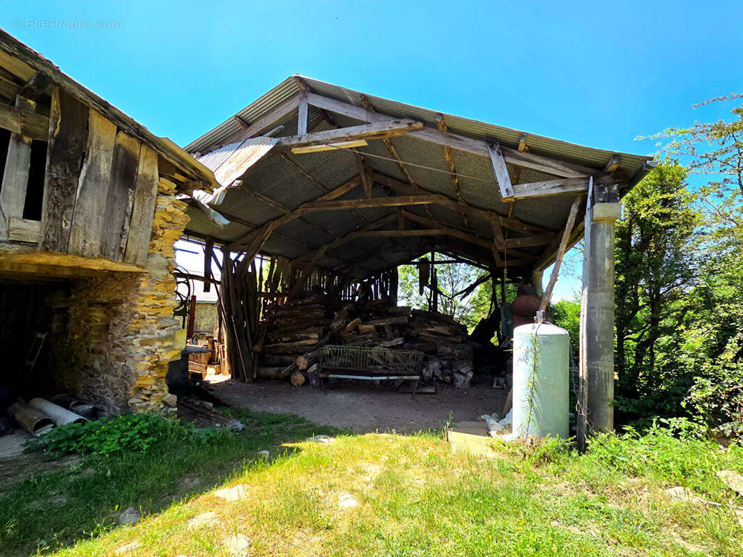 Havre de paix composé par un corps de ferme en pierres sur près de 1ha - photo 16