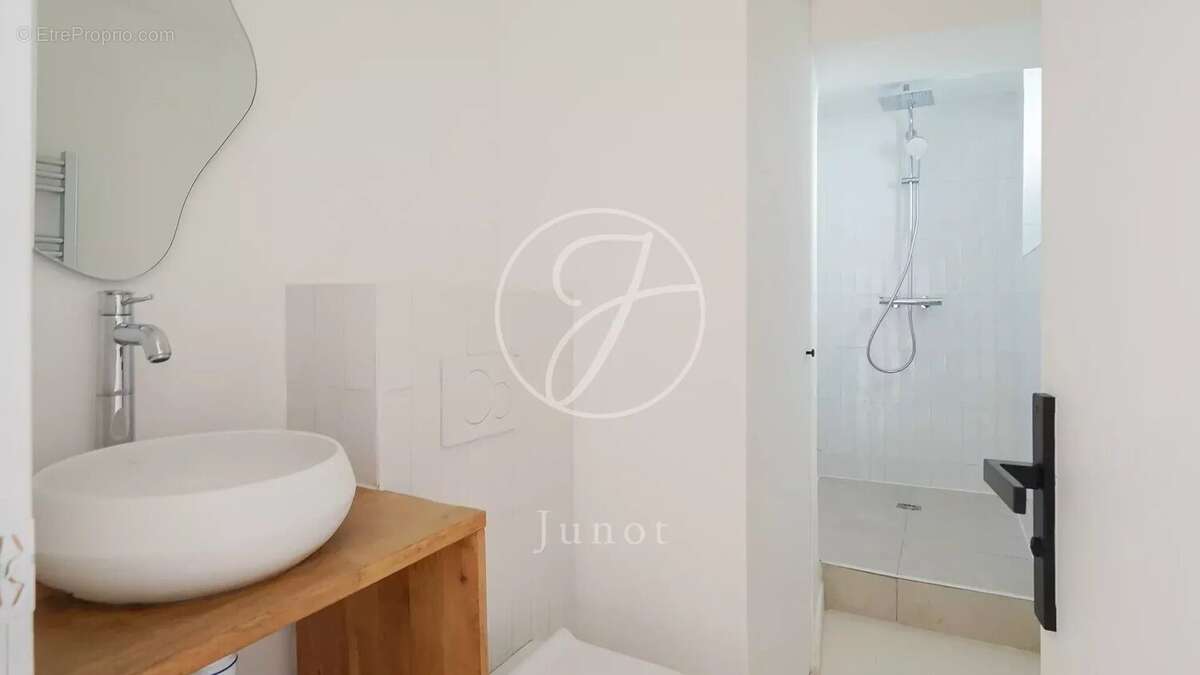 Appartement à PARIS-3E