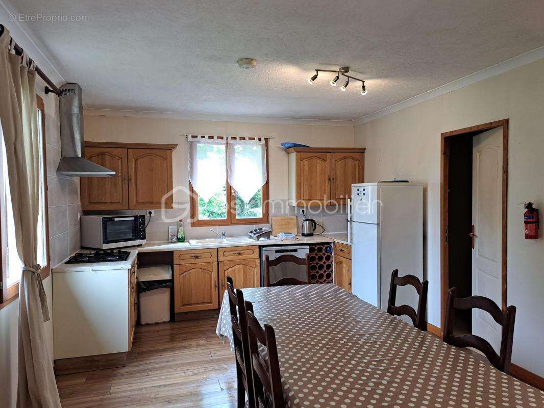 Maison à SAINT-PIERRE-DE-JUILLERS