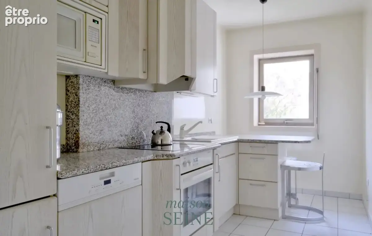 Neuilly sur Seine - Appartement 4 pièces avec 25 m² de balcon sur jardin - photo 6