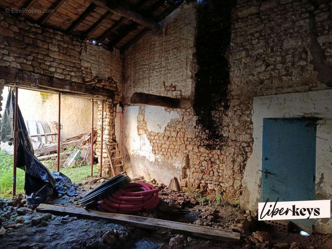 Maison à SAINT-GEORGES-DES-COTEAUX