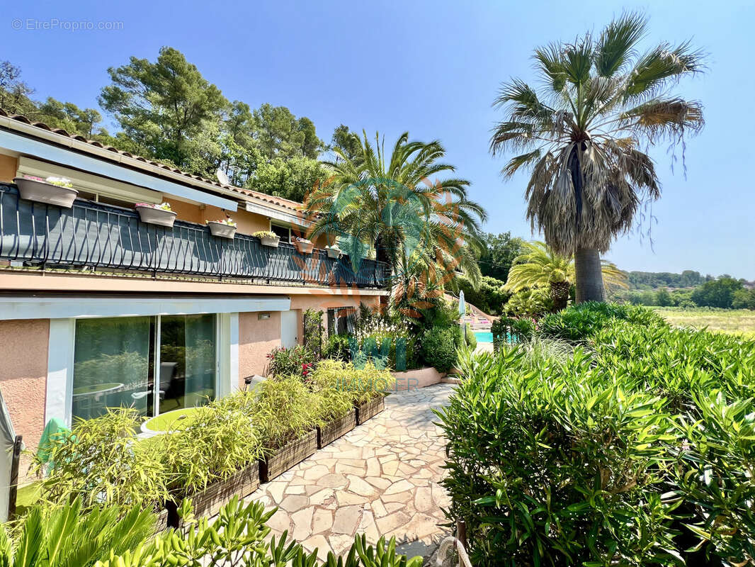 Maison à LA MOTTE