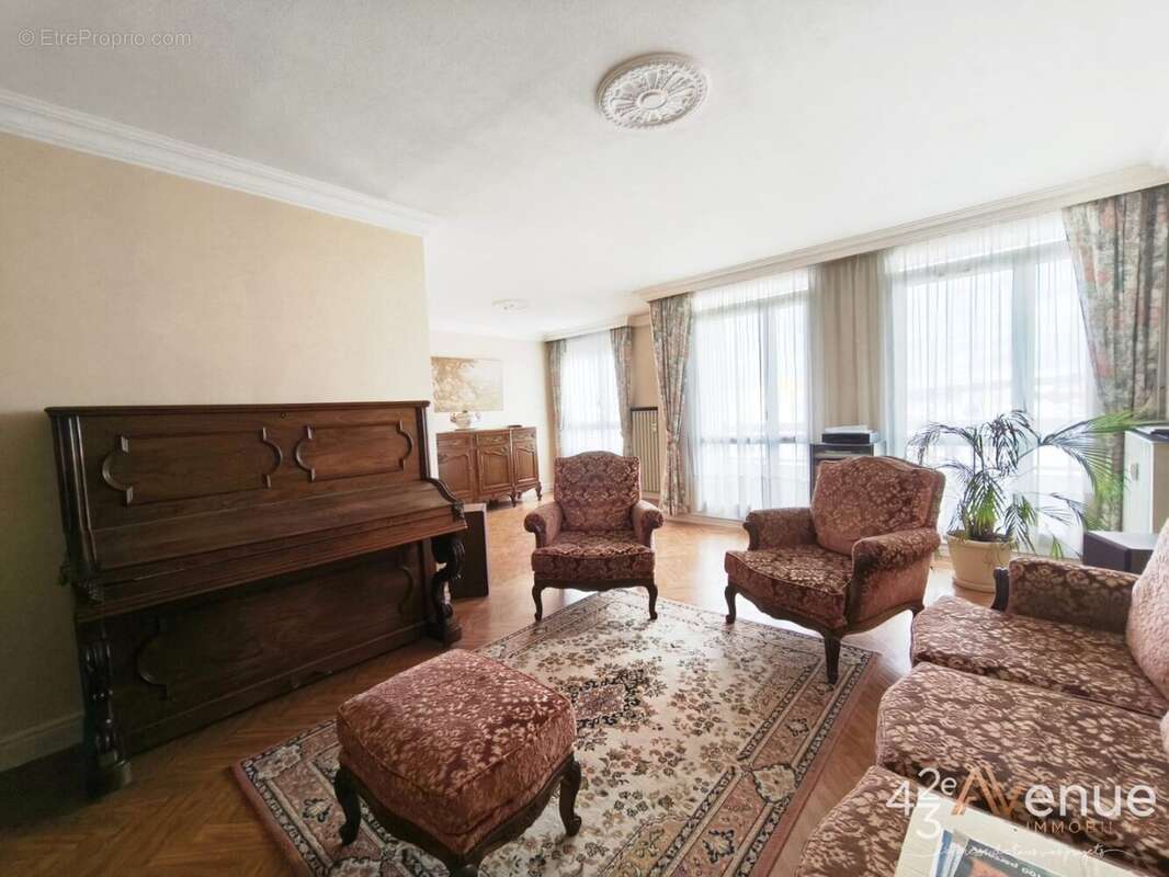 Appartement à SAINT-ETIENNE