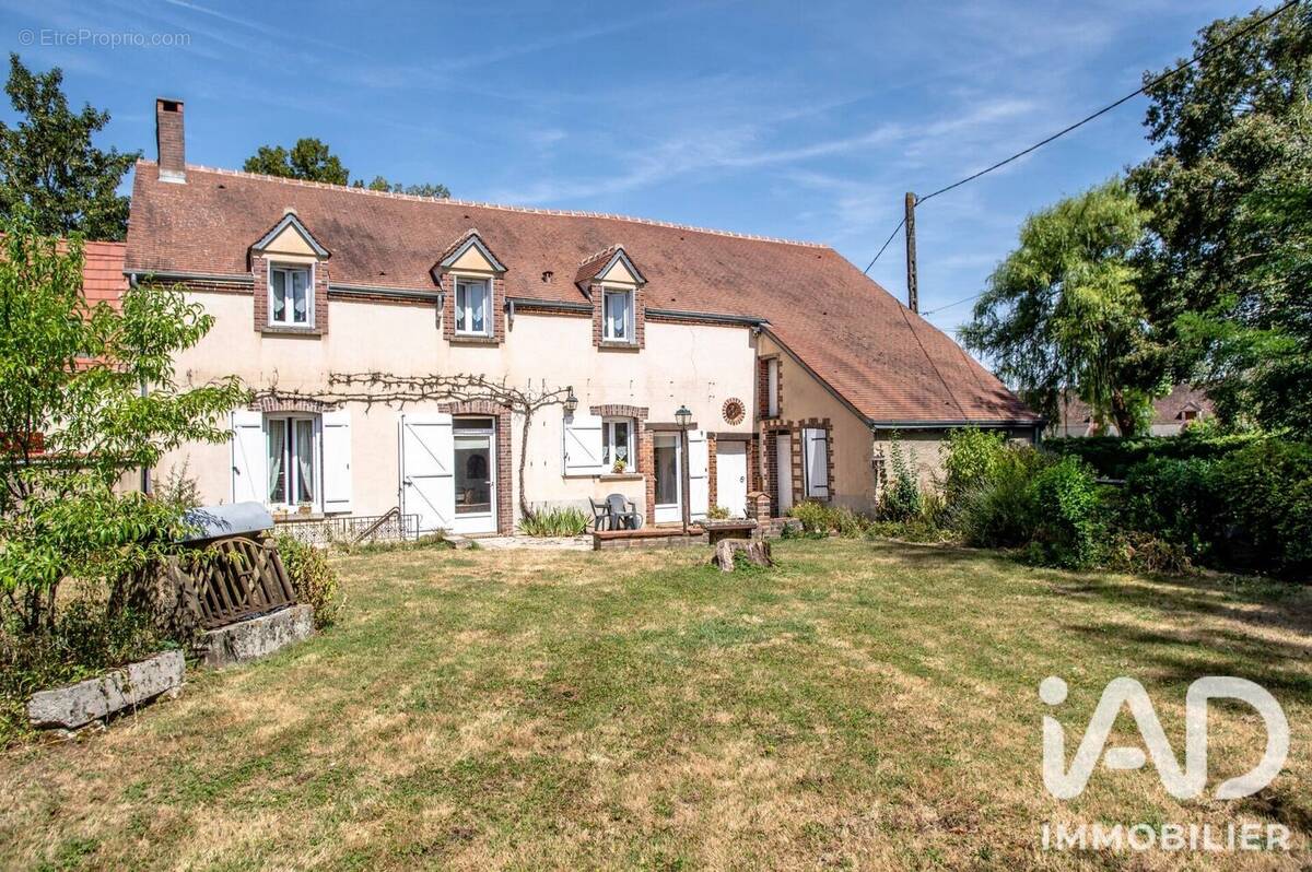 Photo 1 - Maison à GY-LES-NONAINS