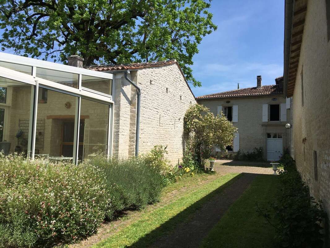 Maison à MATHA