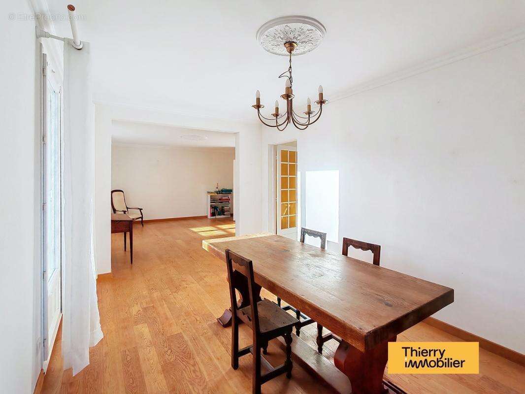 T5 lumineux avec balcon et parking - Résidence familiale calme - photo 4