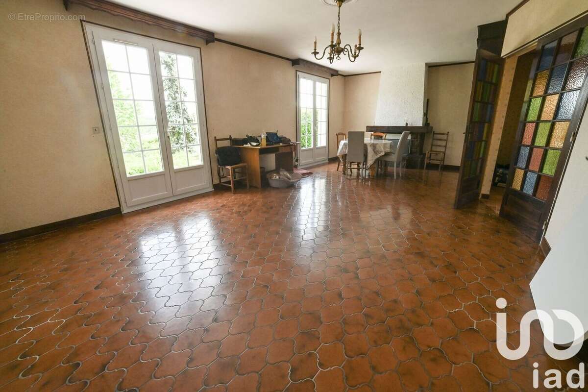 Photo 2 - Maison à JOUY