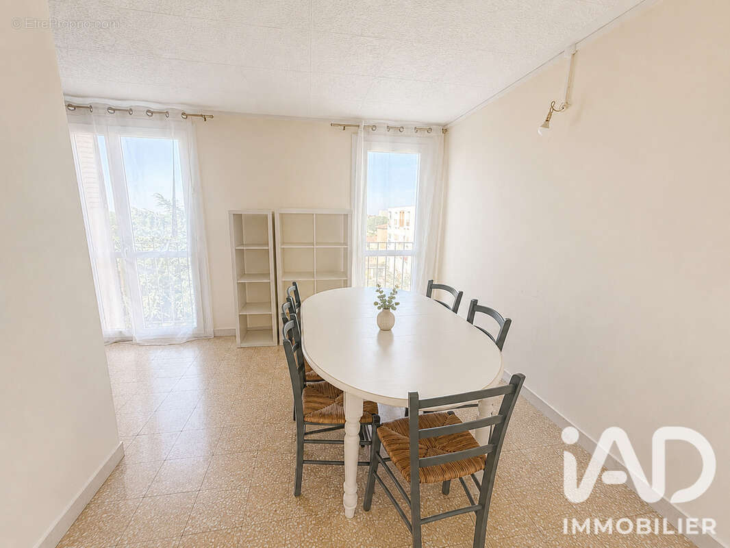 Appartement 82 m² à Nimes  - photo 2