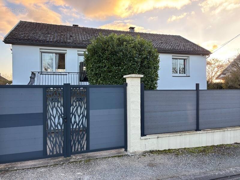 Maison à BELLENEUVE