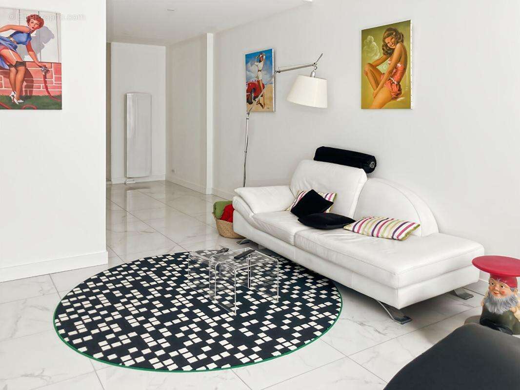 Elégant appartement avec prestations haut de gamme à proximité immédiate de Pey Berland - photo 2