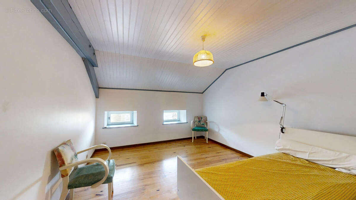 Maison à MONTREGARD