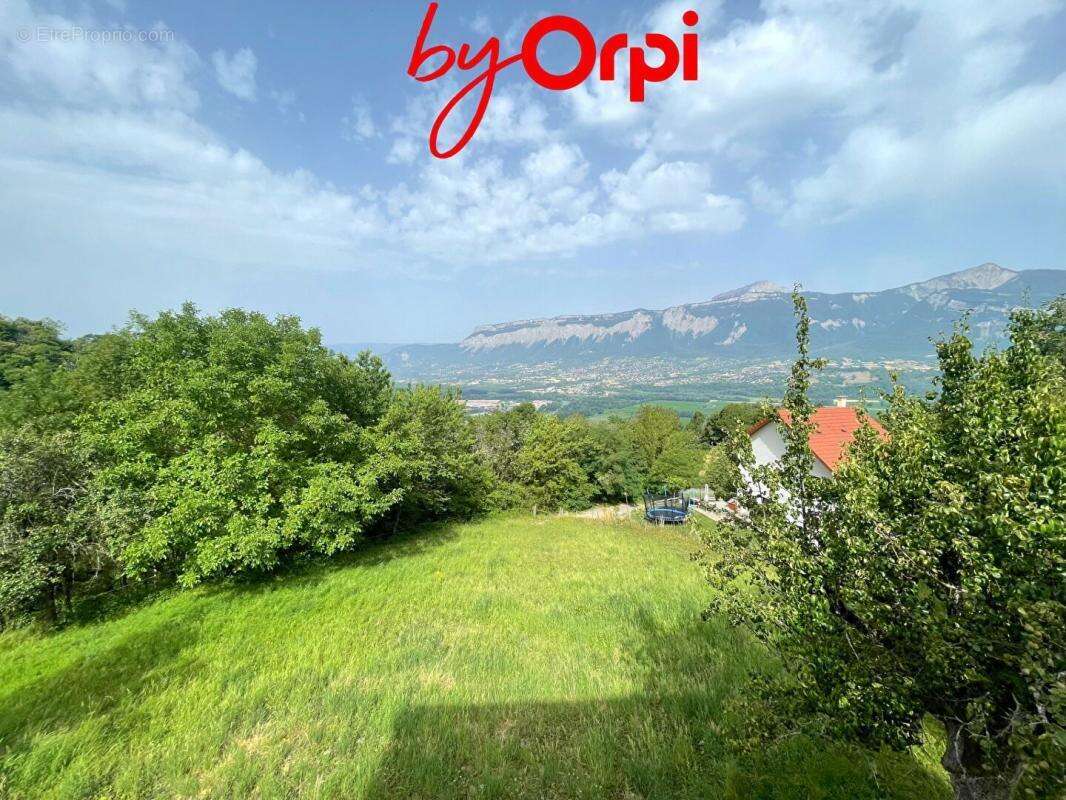 Terrain à LA COMBE-DE-LANCEY